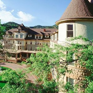 Cliff House At Pikes Peak